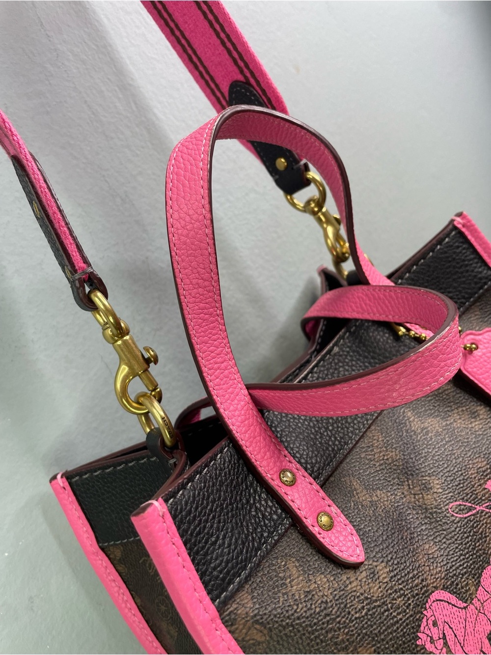 Coach Field Tote 22 in Truffle Petunia - Picture 10 of 15
